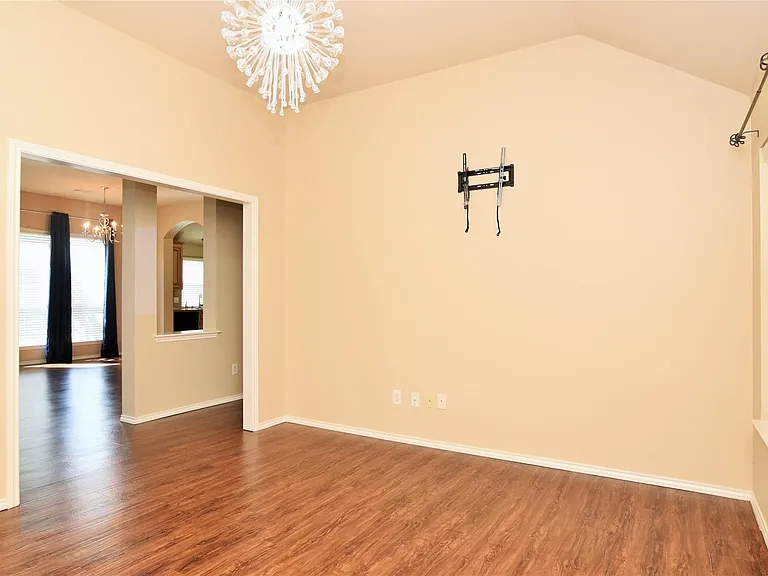 1827 Vanderwilt Ln — Photo 9