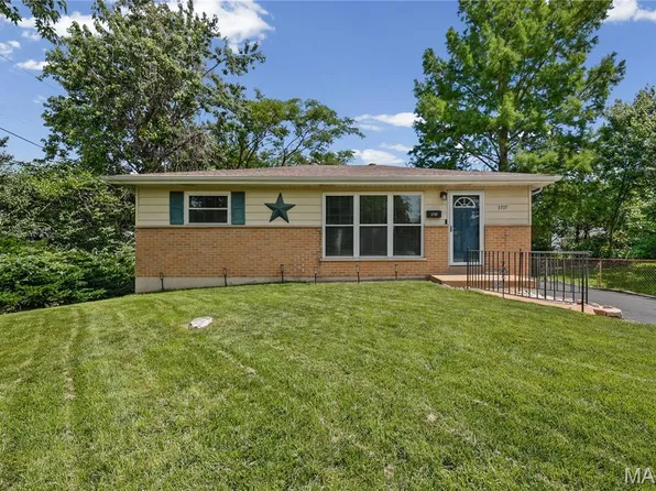 3707 Hoffmeister Ave, Saint Louis, MO 63125