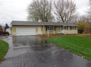 1664 Springbrook Dr, Jenison, MI 49428