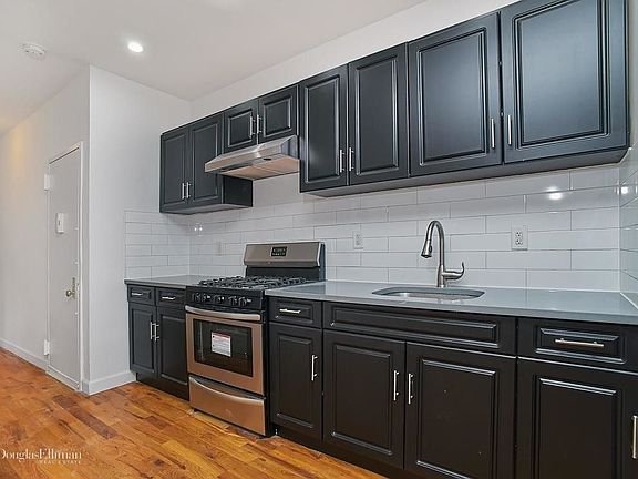 2nd image of 1070 Morris Ave APT 3