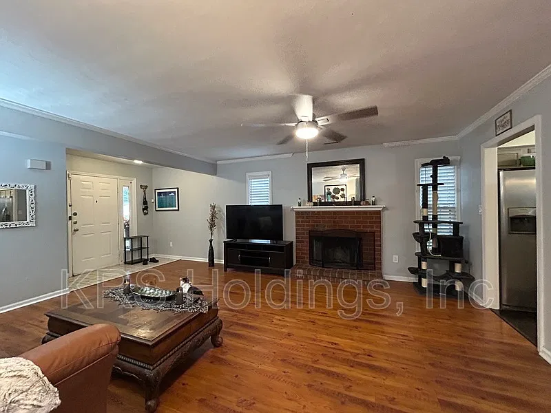 2 bed, 2.5 bath, 1588 sqft, $2,200 — Photo 3