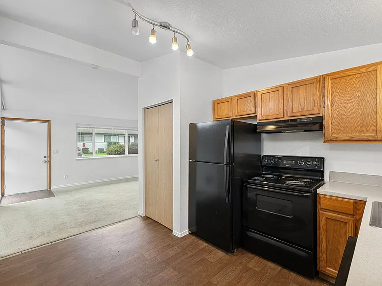 Manhattan Apartments - Normandy Park — Photo 61