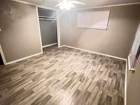 3rd image of 430 Ivanhoe Estates Dr