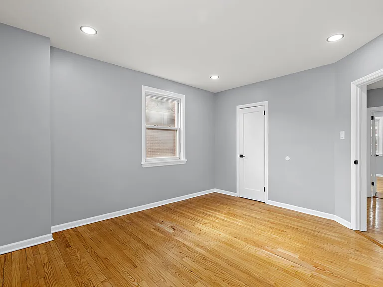 590 Grove Ave #2 — Photo 11