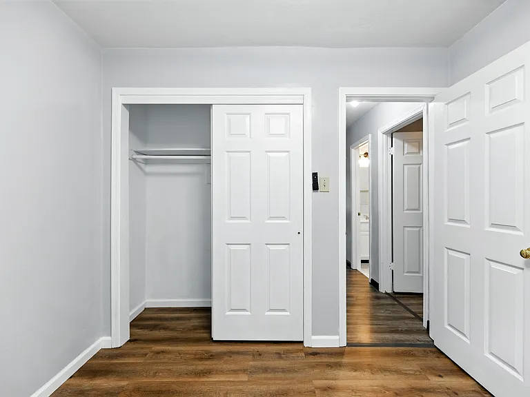 302 Seeman Ct — Photo 23