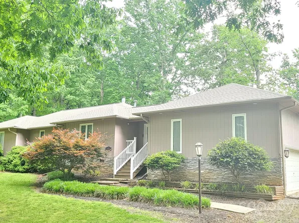 3983 Hoke St, Claremont, NC 28610