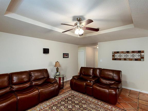 5th image of 1067 Meadowridge Dr