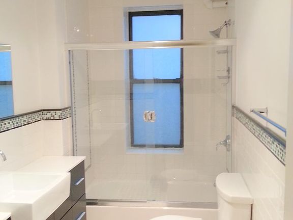 4th image of 305-313 W 18th St #1C