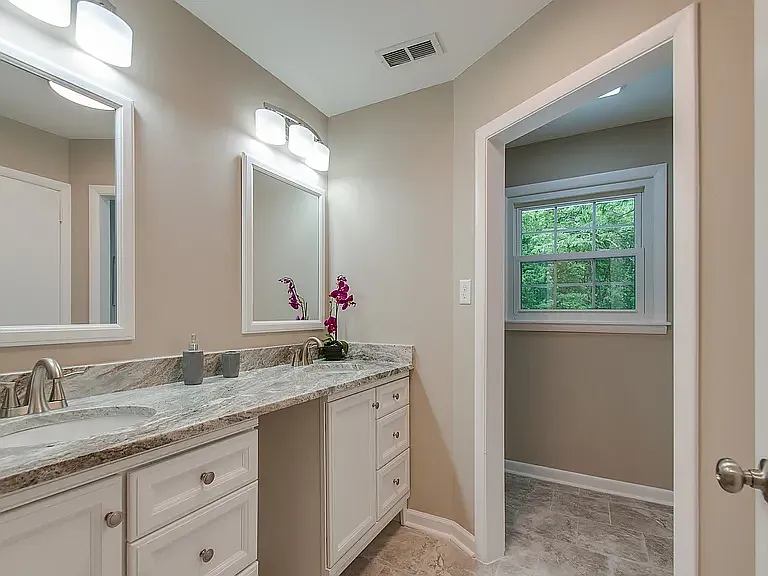 7949 Stallion Dr — Photo 13
