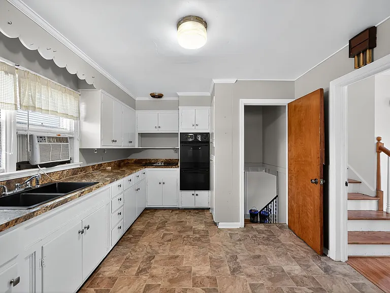 1009 Elliott Ave — Photo 10