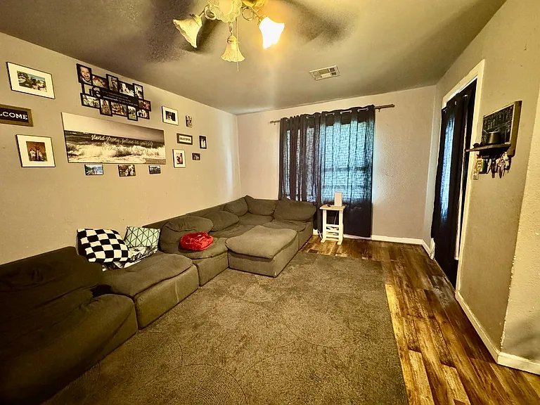 505 Oak St — Photo 2