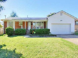 5884 E 22nd St, Tulsa, OK 74114