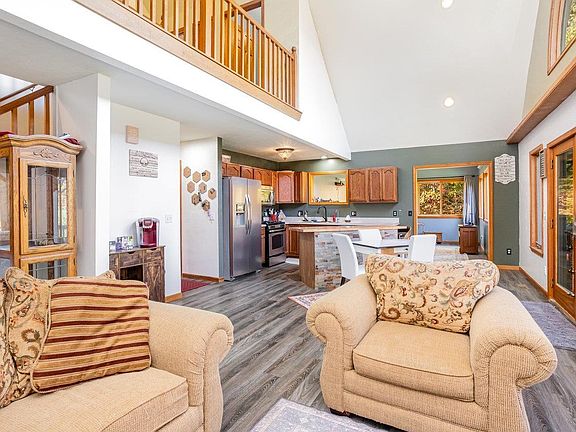 5th image of 823 Valley Stream Ct