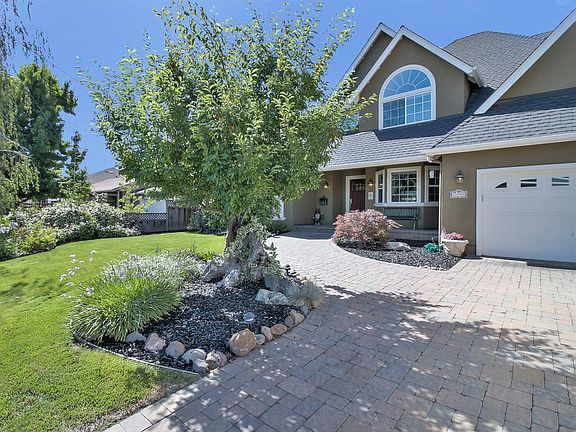 3rd image of 14900 Nelson Way