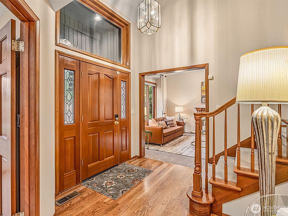 4th image of 3029 187th Place SE