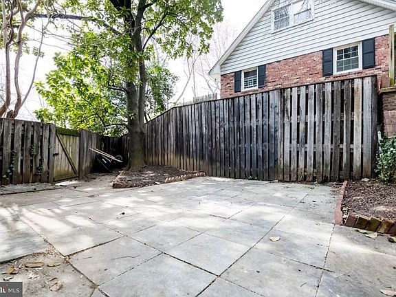 2nd image of 3106 S Hill St
