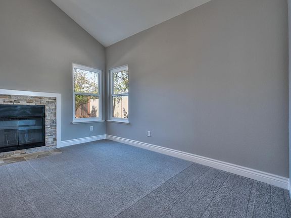 5th image of 701 Vinca Ct