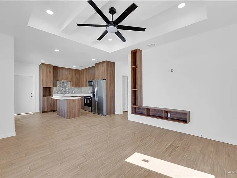 2905 Esteban St #3 — Photo 4