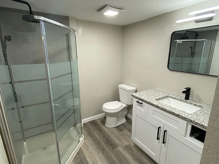 607 N Logan Ave — Photo 11