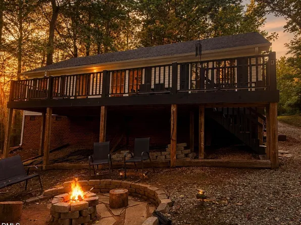 76 Red Bud Ln, Semora, NC 27343