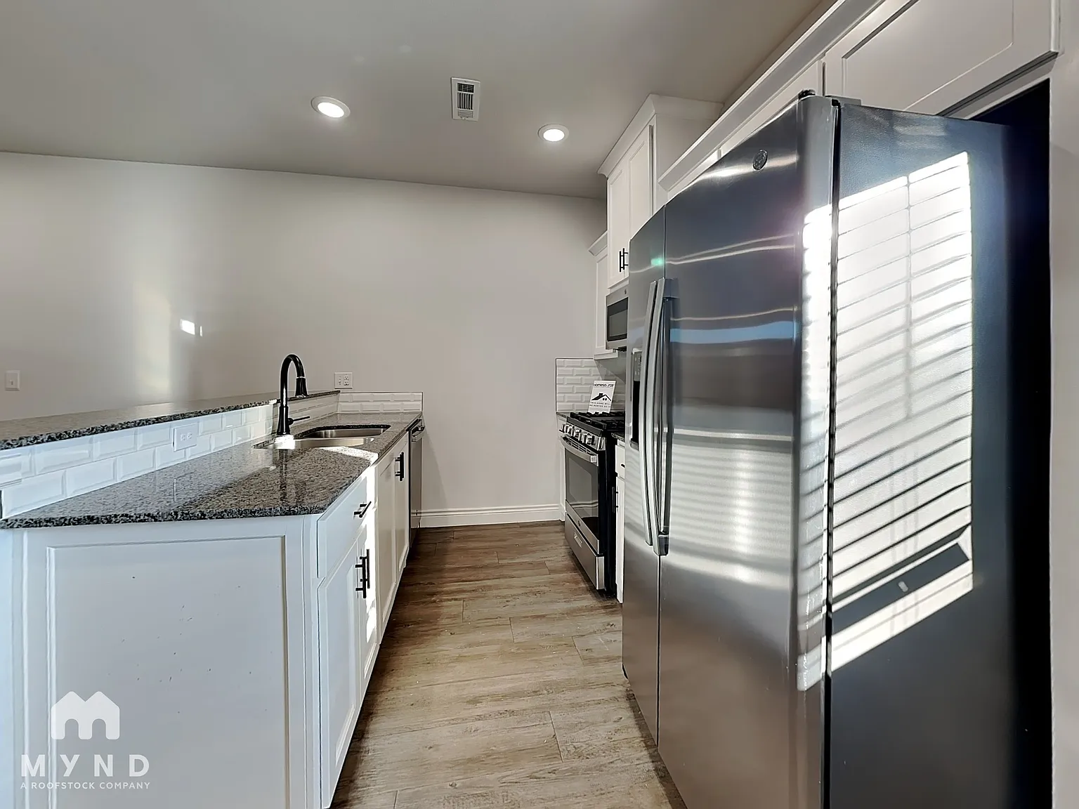 3 bed, 2.0 bath, 1565 sqft, $1,539 — Photo 3