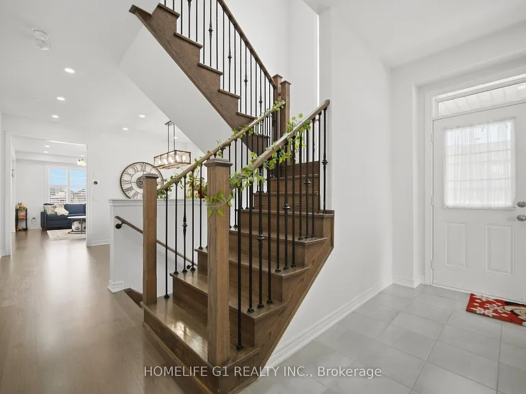 129 Holbrook Ct — Photo 17