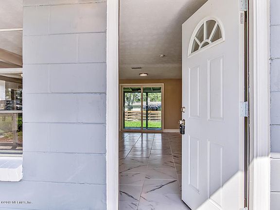 4th image of 444 Gano Ct