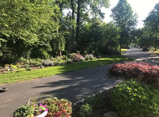 37 Crescent Pl, Matawan, NJ 07747