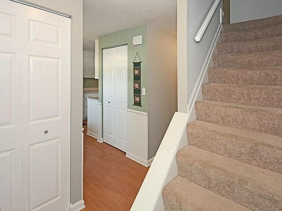 4th image of 4601 Cox B Dr
