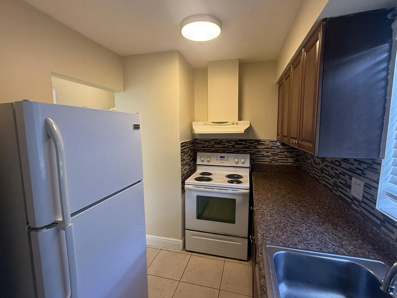 2 bed, 1.0 bath, 749 sqft, $1,800 — Photo 4