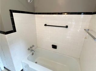 75 Redfern Dr, Rochester, NY 14620