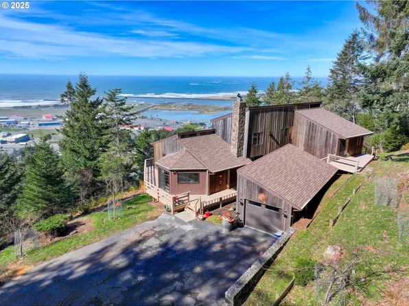 29844 Hound Dog Rd, Gold Beach, OR 97444