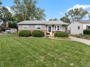22029 Downing St, Saint Clair Shores, MI 48080