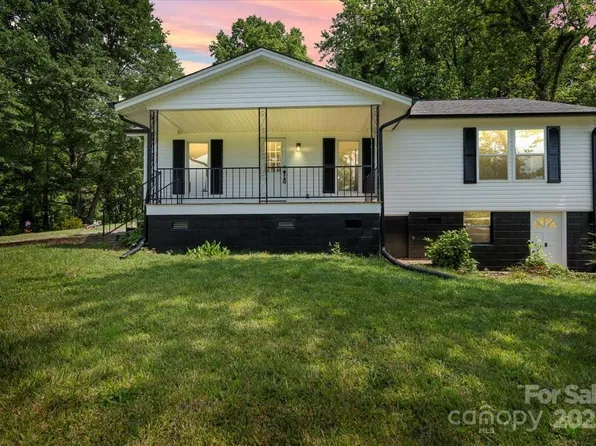 1746 2nd Street Pl SW, Hickory, NC 28602