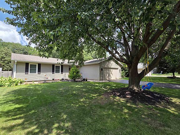2nd image of 5574 Country Ct