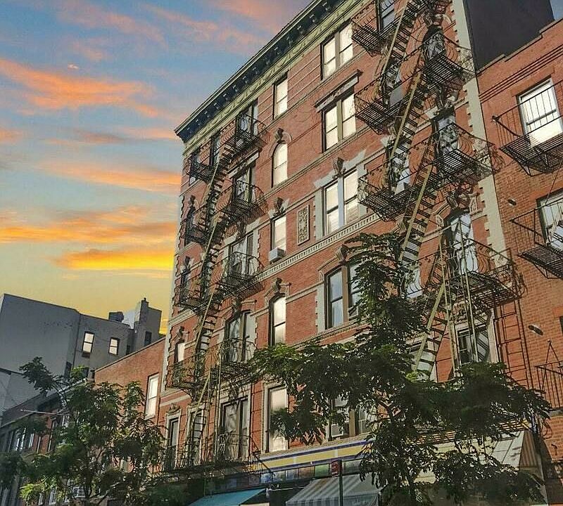 1st image of 259 Bleecker St APT 3