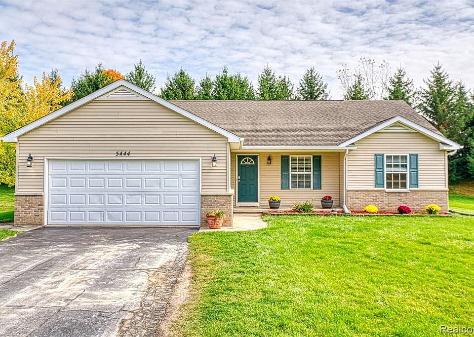 5444 Spruceview Ln, Fowlerville, MI 48836 Zillow