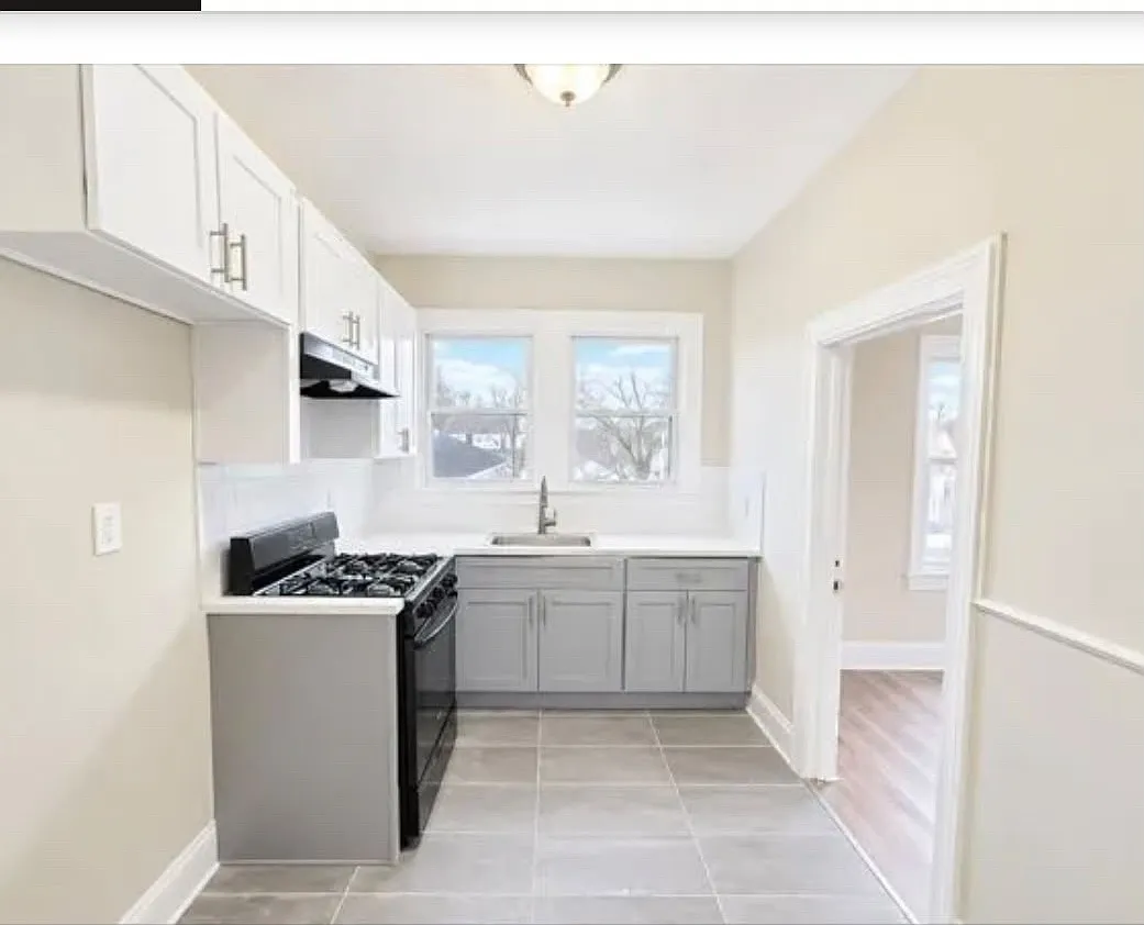 3 bed, $2,650 — Photo 2