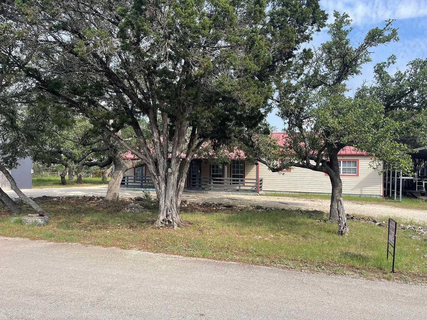 New On Market — Photo 3