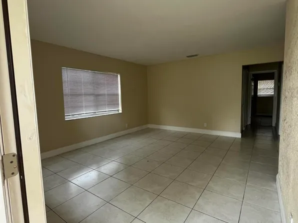 1045 Miami Blvd, Delray Beach, FL 33483