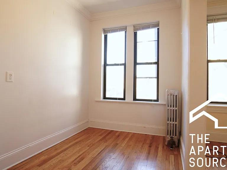 2704 N Sawyer Ave #305 — Photo 6