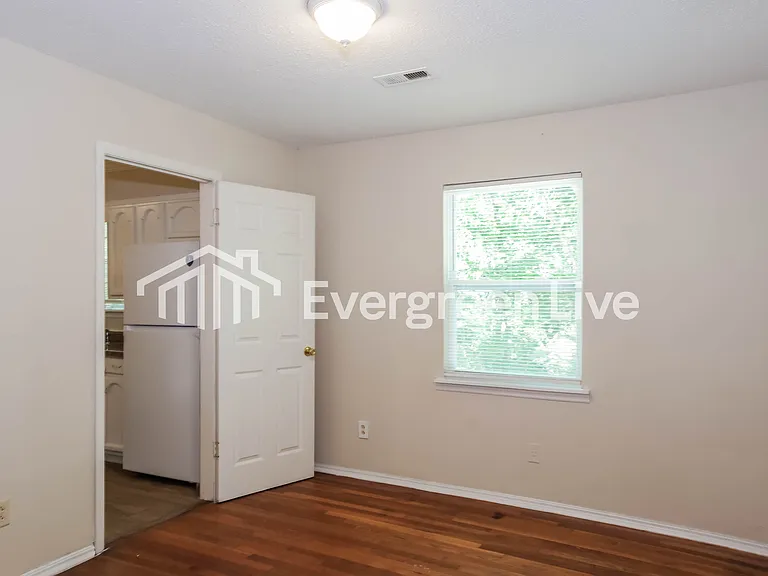 3216 Uvalde Ln NW — Photo 5