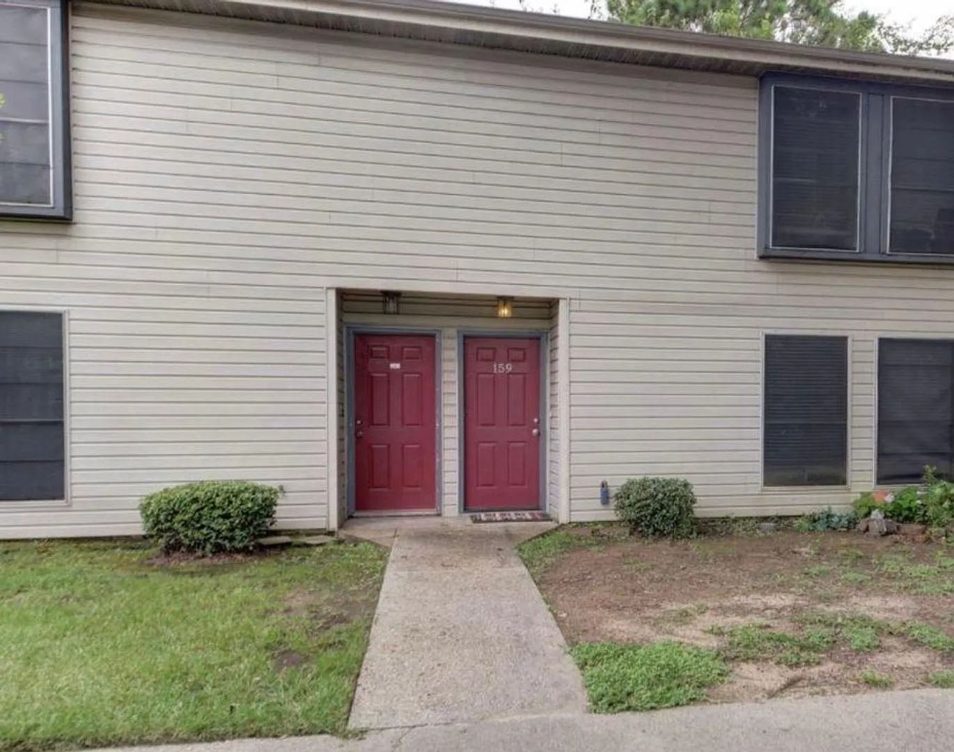2 bed 1.5 Bath Townhouse — Photo 1
