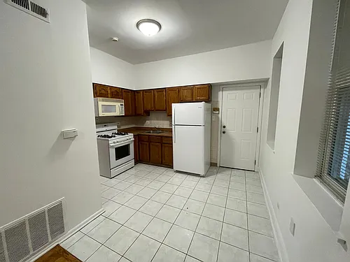 1620 W Beach Ave #R Photo 1