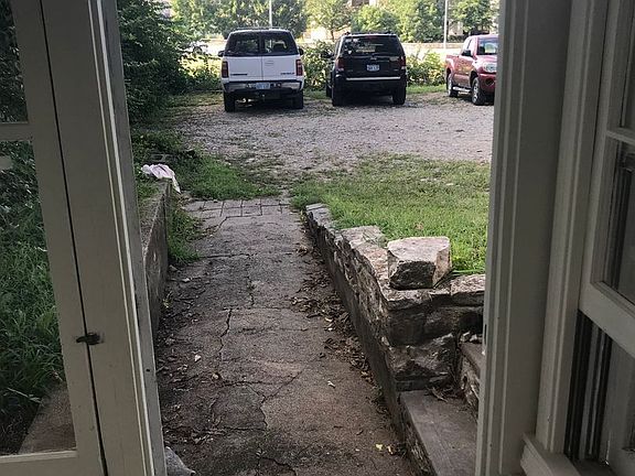 3rd image of 1732 Laramie St APT 2