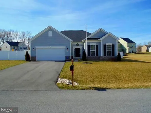 15621 Camden Dr, Greencastle, PA 17225