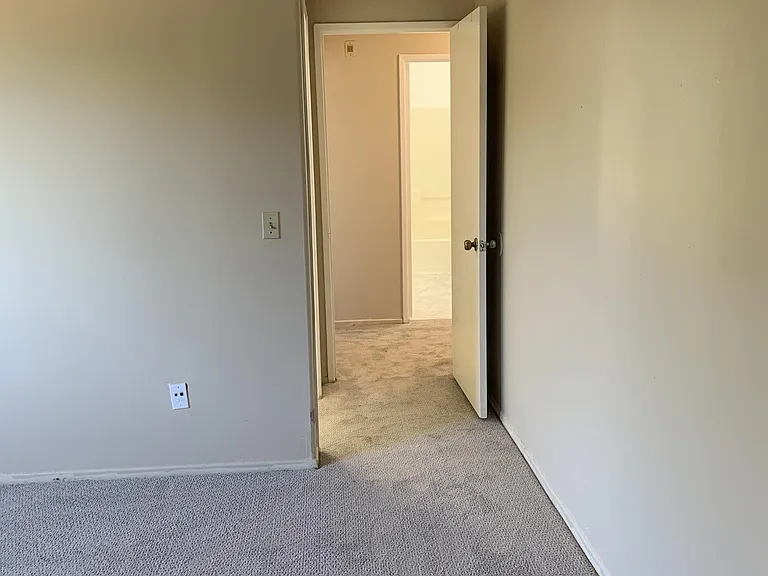 707 S Webster Ave — Photo 61