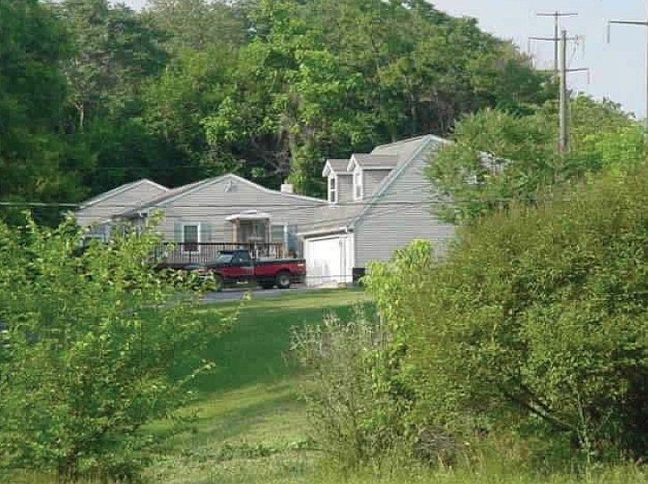 2nd image of 11141 Kemps Mill Rd