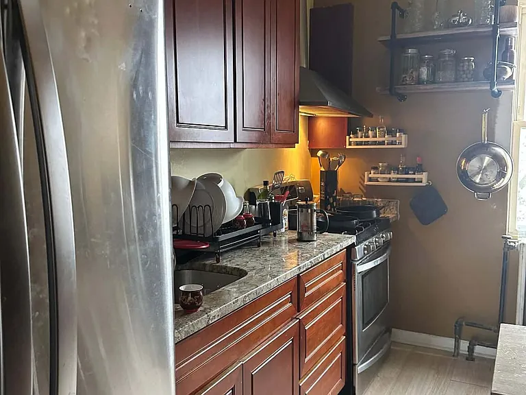 278 Cornelia St #2B — Photo 1