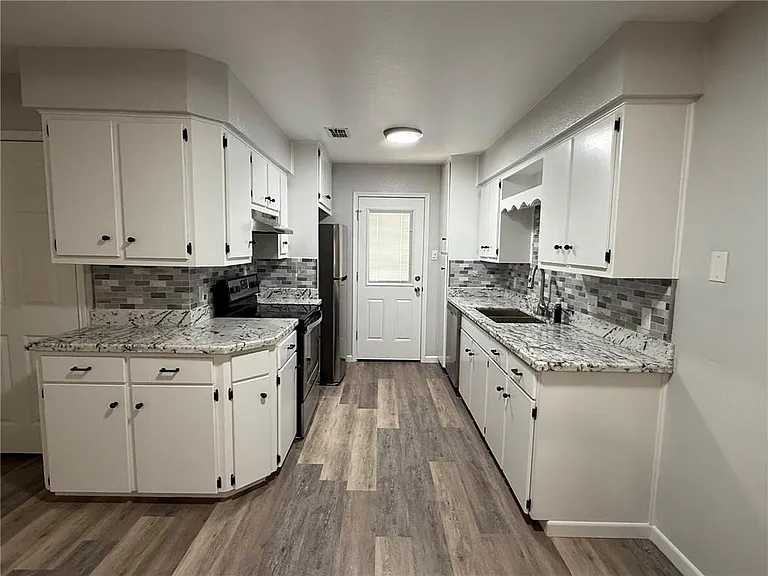 920 E Escondido Rd #D — Photo 4